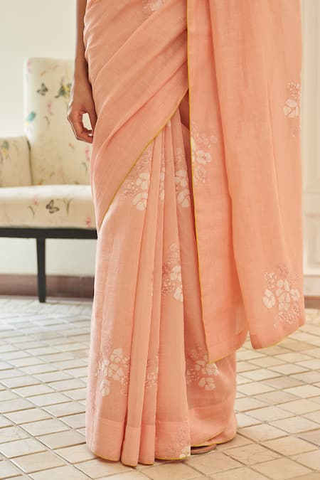 Buy_Vaayu_Pink Cotton Embroidery Tulip Floral Saree With Unstitched Blouse Piece 