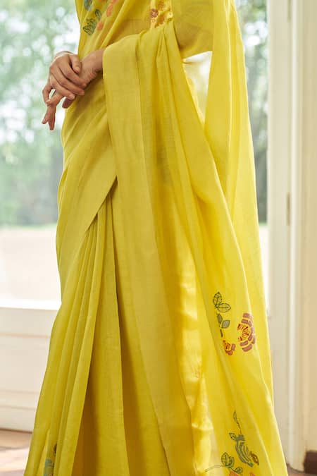 Buy_Vaayu_Lime Muslin, Cotton Applique Daffodil Floral Saree With Unstitched Blouse Piece _Online_at_Aza_Fashions