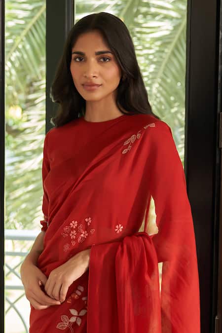 Vaayu_Red Cotton Applique Poppy Embroidered Saree With Unstitched Blouse Piece _Online_at_Aza_Fashions