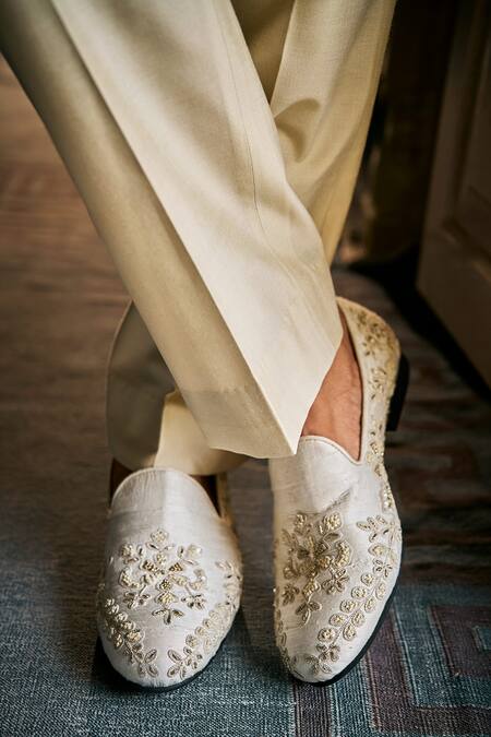 Seema Gujral_Ivory Silk, Cotton Embroidery, Brooches, Sequins Jaal Sherwani Kurta Set _Online_at_Aza_Fashions