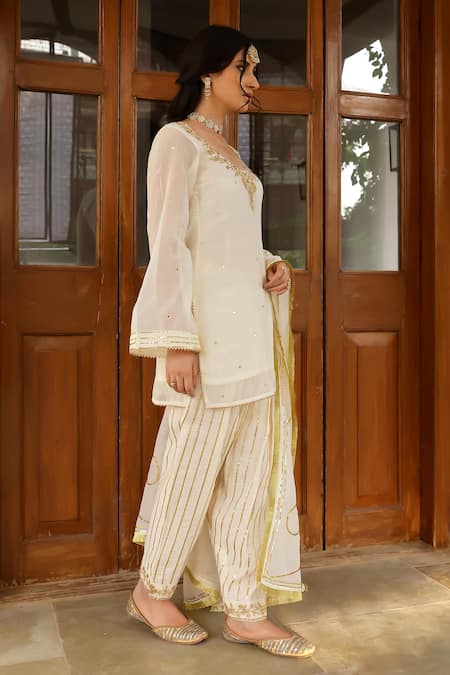 Sanam_Ivory Chanderi Zari, Mirrors, Embroidery Round Neck Floral Kurta Set _at_Aza_Fashions