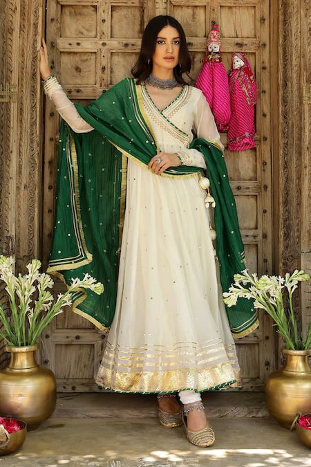 Buy Sanam Off White Chanderi Mirrors, Gota Patti V-neck Embroidered Angarkha Anarkali Set Buy_Sanam_Off White Chanderi Mirrors, Gota Patti V-neck Embroidered Angarkha Anarkali Set