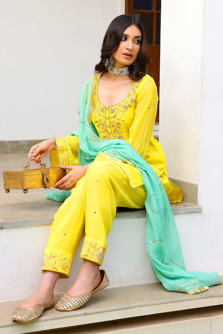 Sanam_Yellow Chanderi Mirrors Round Neck Zardozi Embroidered Kurta Set _Online_at_Aza_Fashions