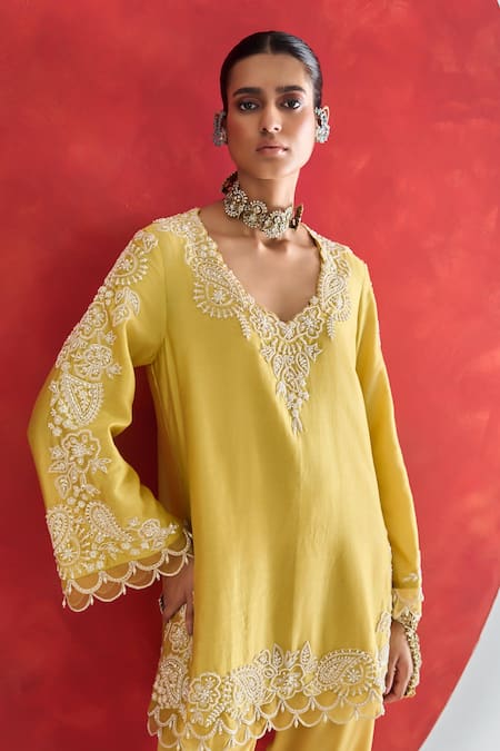 Buy_Ridhima Bhasin_Yellow Chanderi, Crepe Lace, Embroidery V-neck Farzana Short Kurta Set _Online_at_Aza_Fashions