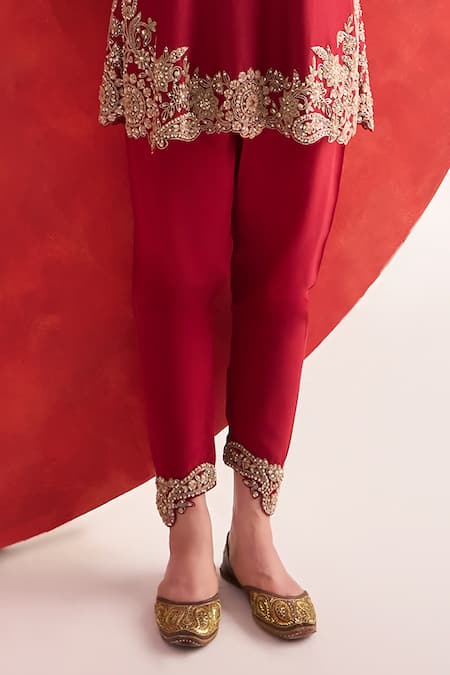 Ridhima Bhasin_Red Chanderi, Crepe Embroidery V-neck Nazm Kurta Set _Online_at_Aza_Fashions