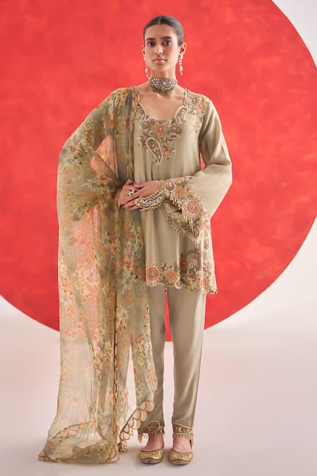 Ridhima Bhasin Gray Chanderi, Crepe Embroidery Round Neck Roohi Kurta And Pant Set 
