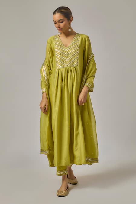 Priyal Prakash Green Chanderi, Viscose, Organza Sequins, Embroidery V-neck Yoke Kurta Set at Aza Fashions Priyal Prakash_Green Chanderi, Viscose, Organza Sequins, Embroidery V-neck Yoke Kurta Set _at_Aza_Fashions
