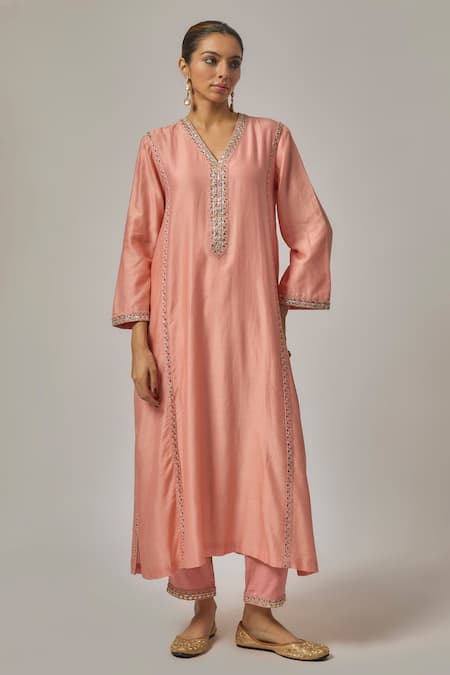 Buy_Priyal Prakash_Peach Chanderi Gota Patti, Embroidery, Zari V-neck Kurta Set _Online_at_Aza_Fashions