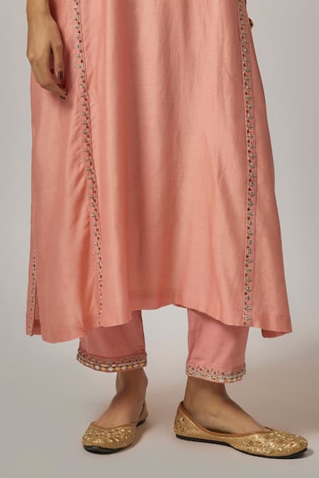 Shop_Priyal Prakash_Peach Chanderi Gota Patti, Embroidery, Zari V-neck Kurta Set _Online_at_Aza_Fashions