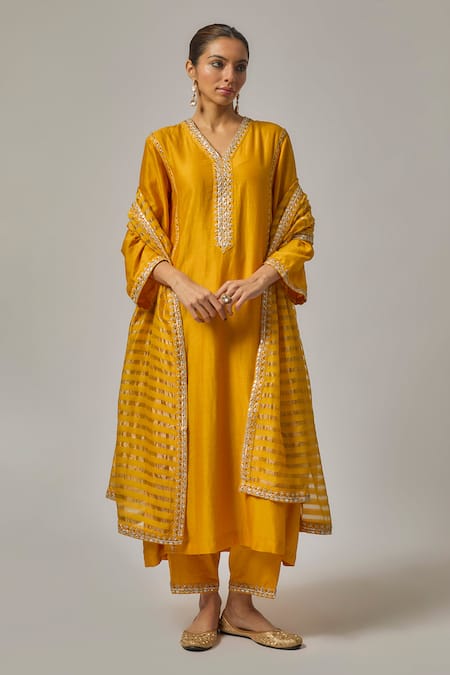 Priyal Prakash_Yellow Chanderi, Cotton Gota Patti, Zari, Embroidery V-neck Kurta Set _at_Aza_Fashions