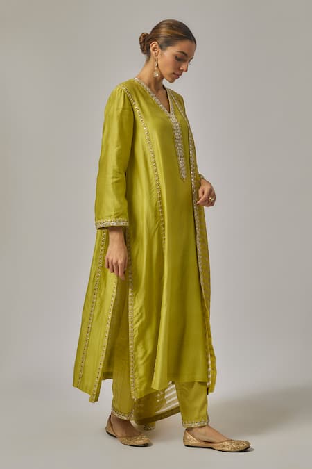 Priyal Prakash_Green Chanderi Gota Patti, Zari, Embroidery V-neck Work Kurta Set _at_Aza_Fashions