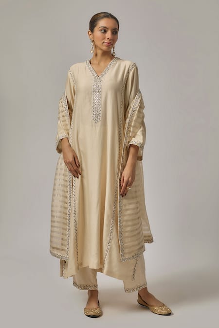 Buy Priyal Prakash Ivory Chanderi Embroidery, Zari V-neck Gota Patti Work Kurta Set Online at Aza Fashions Buy_Priyal Prakash_Ivory Chanderi Embroidery, Zari V-neck Gota Patti Work Kurta Set _Online_at_Aza_Fashions