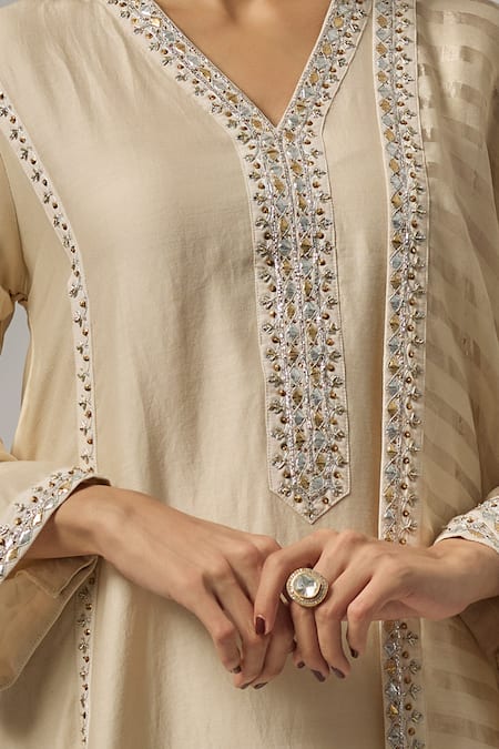 Shop Priyal Prakash Ivory Chanderi Embroidery, Zari V-neck Gota Patti Work Kurta Set Online at Aza Fashions Shop_Priyal Prakash_Ivory Chanderi Embroidery, Zari V-neck Gota Patti Work Kurta Set _Online_at_Aza_Fashions