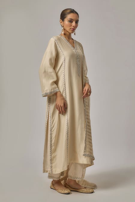 Buy Priyal Prakash Ivory Chanderi Embroidery, Zari V-neck Gota Patti Work Kurta Set Buy_Priyal Prakash_Ivory Chanderi Embroidery, Zari V-neck Gota Patti Work Kurta Set