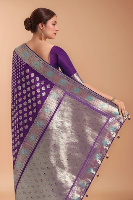 Buy_Samyukta Singhania_Purple Zari V-neck Woven Banarasi Silk Saree With Blouse 