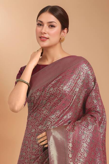 Samyukta Singhania_Maroon Silk Zari Round Neck Woven Banarasi Saree With Blouse _at_Aza_Fashions
