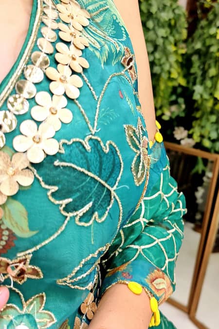 Amaltas Couture_Green Organza Sequins, Cut Work, Gota Patti V-neck Printed Lehenga Set _Online_at_Aza_Fashions