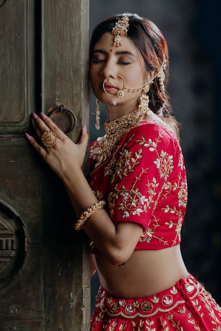 Buy_Amaltas Couture_Pink Silk, Organza Sequins, Beads V-neck Raw Embroidered Lehenga Set 