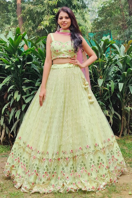 Buy_Amaltas Couture_Green Net Embroidery Sweetheart Neck Lehenga Set 