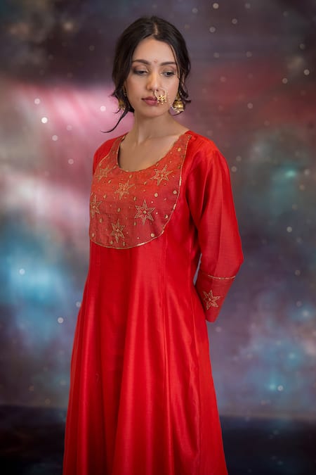 Kacha Tanka_Red Chanderi Embroidery Round Neck Najm Kurta Set _at_Aza_Fashions