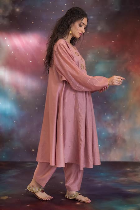 Buy_Kacha Tanka_Pink Chanderi Embroidery Notched Neck Zuha Kurta Set _Online_at_Aza_Fashions