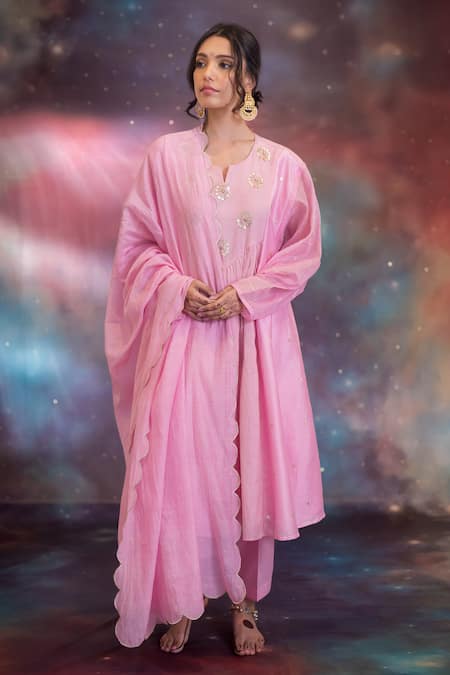 Buy_Kacha Tanka_Pink Chanderi Embroidery Notched Neck Zuha A-line Kurta Set _Online_at_Aza_Fashions