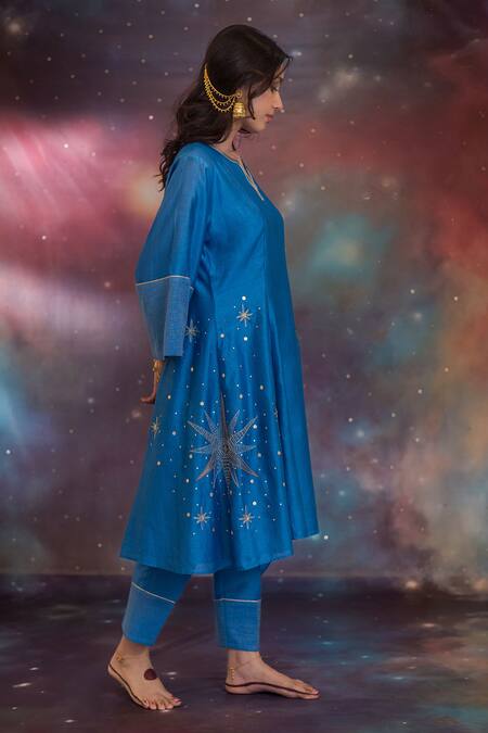 Buy_Kacha Tanka_Blue Chanderi Embroidery Split V-neck Sitara A-line Kurta Set _Online_at_Aza_Fashions