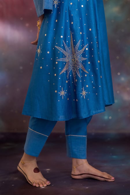 Kacha Tanka_Blue Chanderi Embroidery Split V-neck Sitara A-line Kurta Set _at_Aza_Fashions