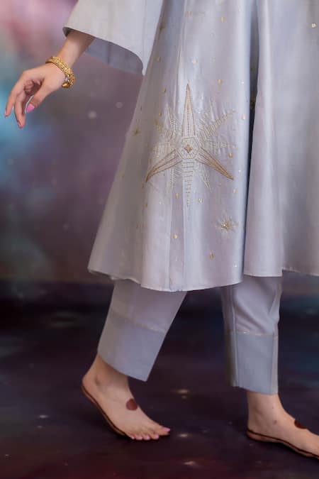 Buy_Kacha Tanka_Blue Chanderi Embroidery Notched Neck Sitara A-line Kurta Set _Online_at_Aza_Fashions