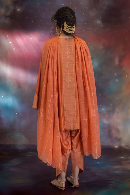 Kacha Tanka Rooh Embroidered A-Line Kurta Set 