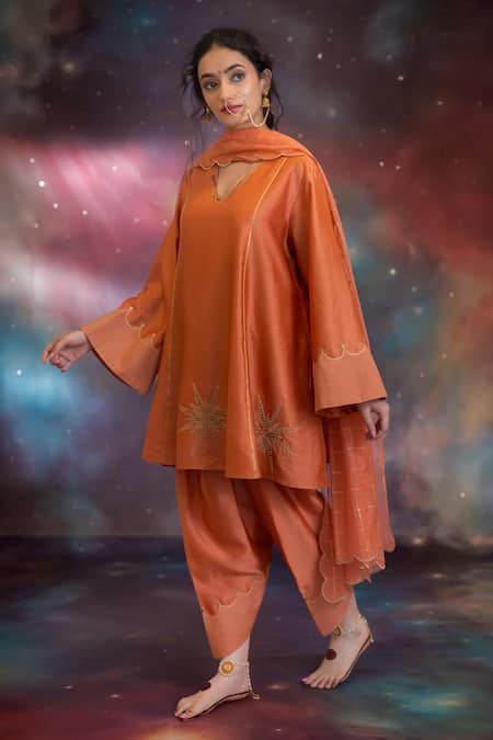 Shop Kacha Tanka Orange Chanderi Embroidery V-neck Rooh A-line Kurta Set Online at Aza Fashions Shop_Kacha Tanka_Orange Chanderi Embroidery V-neck Rooh A-line Kurta Set _Online_at_Aza_Fashions