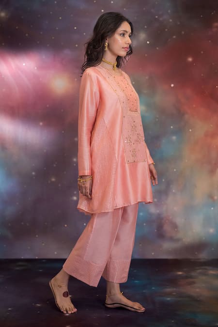 Kacha Tanka_Peach Chanderi Embroidery Round Neck Sidra A-line Kurta With Pyjama _at_Aza_Fashions