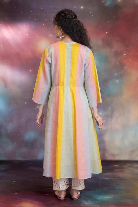 Kacha Tanka Azha Embroidered Jacket Kurta Set 