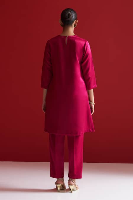 Shop_Sitaraa_Red Embroidery Round Neck Tejasi Rubine Kurta With Pant _at_Aza_Fashions