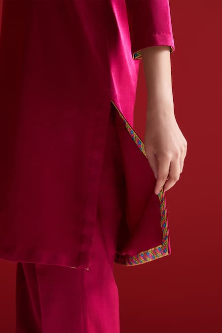 Buy_Sitaraa_Red Embroidery Round Neck Tejasi Rubine Kurta With Pant 