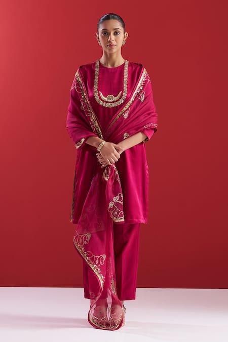 Shop_Sitaraa_Red Embroidery Round Neck Tejasi Rubine Kurta With Pant 