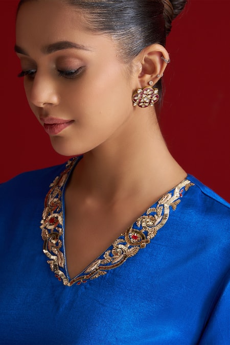 Sitaraa Cobalt Embroidery V-neck Nilaya Blue Kurta With Pant at Aza Fashions Sitaraa_Cobalt Embroidery V-neck Nilaya Blue Kurta With Pant _at_Aza_Fashions