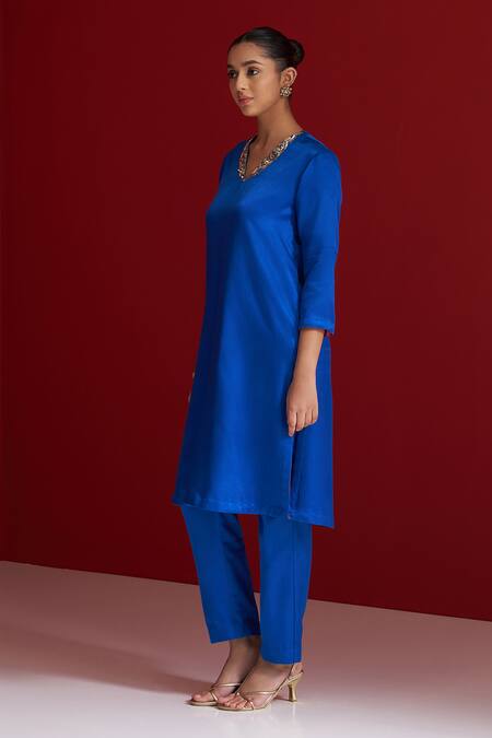 Buy Sitaraa Cobalt Embroidery V-neck Nilaya Blue Kurta With Pant Buy_Sitaraa_Cobalt Embroidery V-neck Nilaya Blue Kurta With Pant
