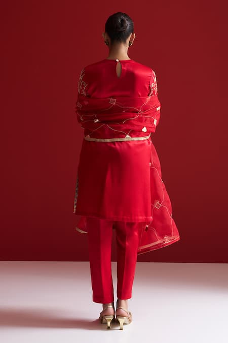 Shop Sitaraa Red Embroidery Round Neck Mandapa Kurta With Pant at Aza Fashions Shop_Sitaraa_Red Embroidery Round Neck Mandapa Kurta With Pant _at_Aza_Fashions