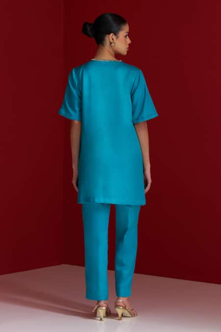 Sitaraa Ameya Cerulean Blue Embroidered Kurta With Pant