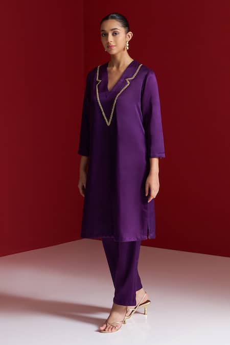 Shop_Sitaraa_Purple Embroidery V-neck Verangini Royal Kurta With Pant _Online_at_Aza_Fashions