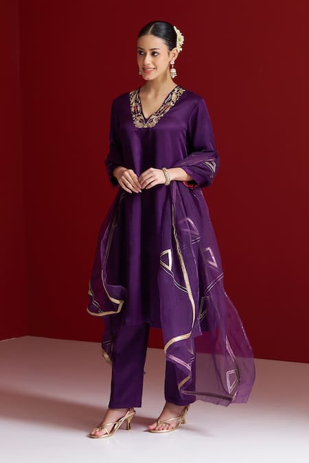 Shop_Sitaraa_Purple Embroidery V-neck Manjiri Royal Kurta With Pant _Online_at_Aza_Fashions