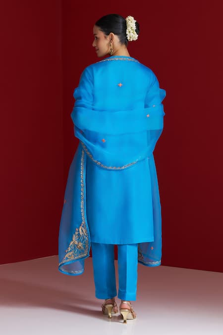 Shop_Sitaraa_Sky Blue Embroidery Round Neck Aalaya Kurta With Pant _Online_at_Aza_Fashions
