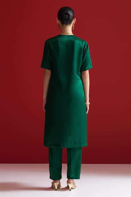 Sitaraa Ambhrini Green Pleated & Embroidered Kurta With Pant