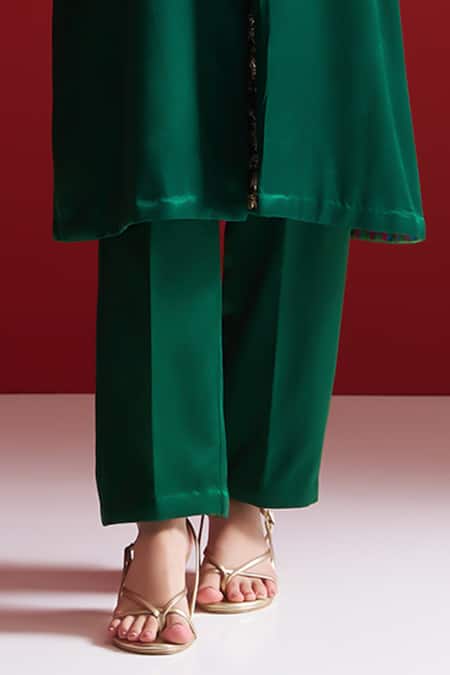 Buy_Sitaraa_Green Embroidery V-neck Ambhrini Pleated And Kurta With Pant _Online_at_Aza_Fashions