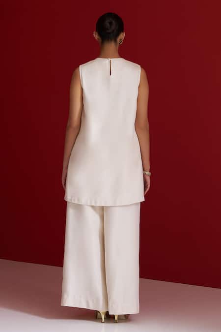 Sitaraa Raksha Ivory Embroidered Kurta With Pant