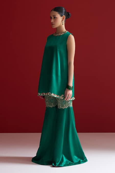 Sitaraa_Emerald Green Embroidery Round Neck Padmika Kurta With Gharara _Online_at_Aza_Fashions