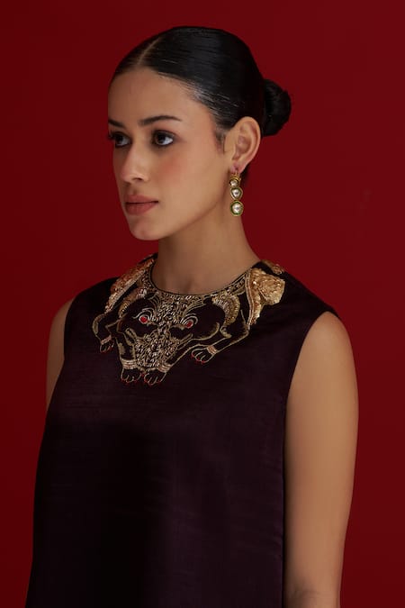 Sitaraa_Brown Embroidery Round Neck Vaidehi Coca Kurta With Pant _Online_at_Aza_Fashions