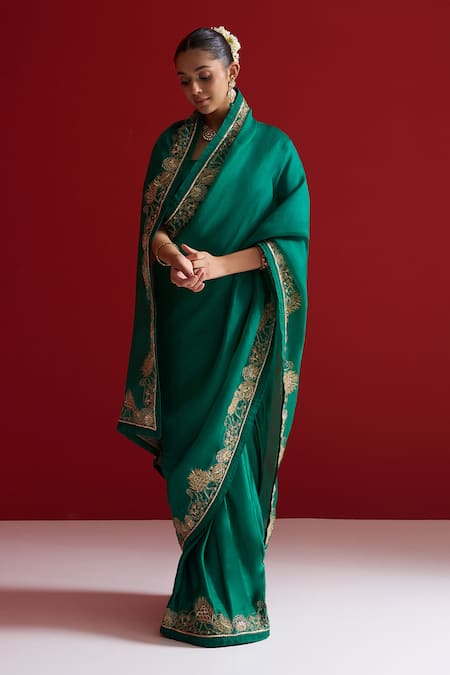 Sitaraa Ananta Emerald Green Embroidered Saree With Blouse 