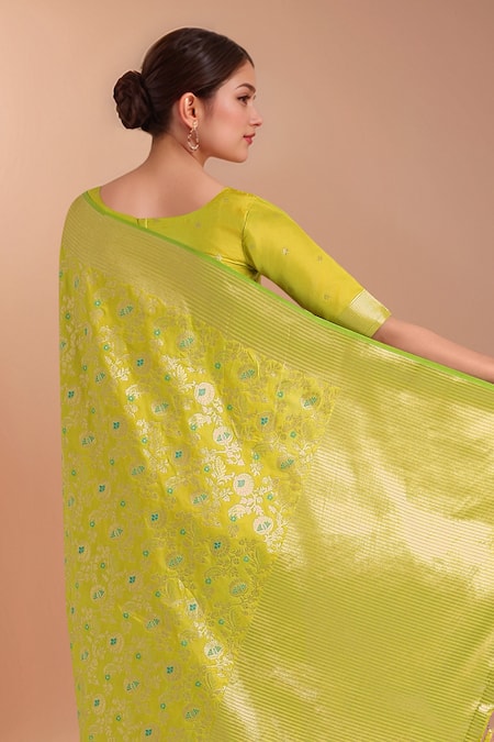 Buy_Samyukta Singhania_Green Tassels, Zari V-neck Woven Banarasi Silk Saree With Blouse 